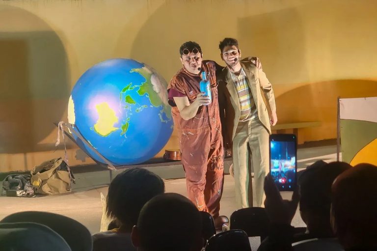 “Catador de Amanhãs” do Teatralmente em apresentação gratuita na Região Oceânica de Niterói